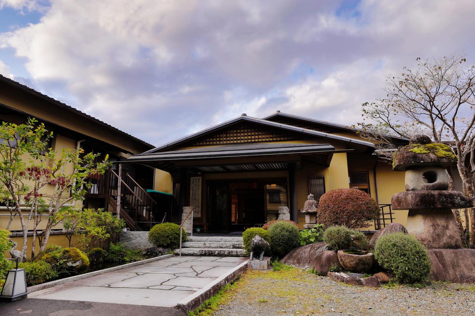 Tatsuta Ryokan Ukuszu Kültér fotó